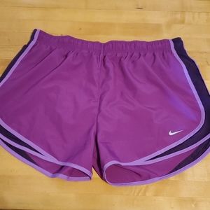 ⭐ 2/$20 bundle ⭐ Nike shorts